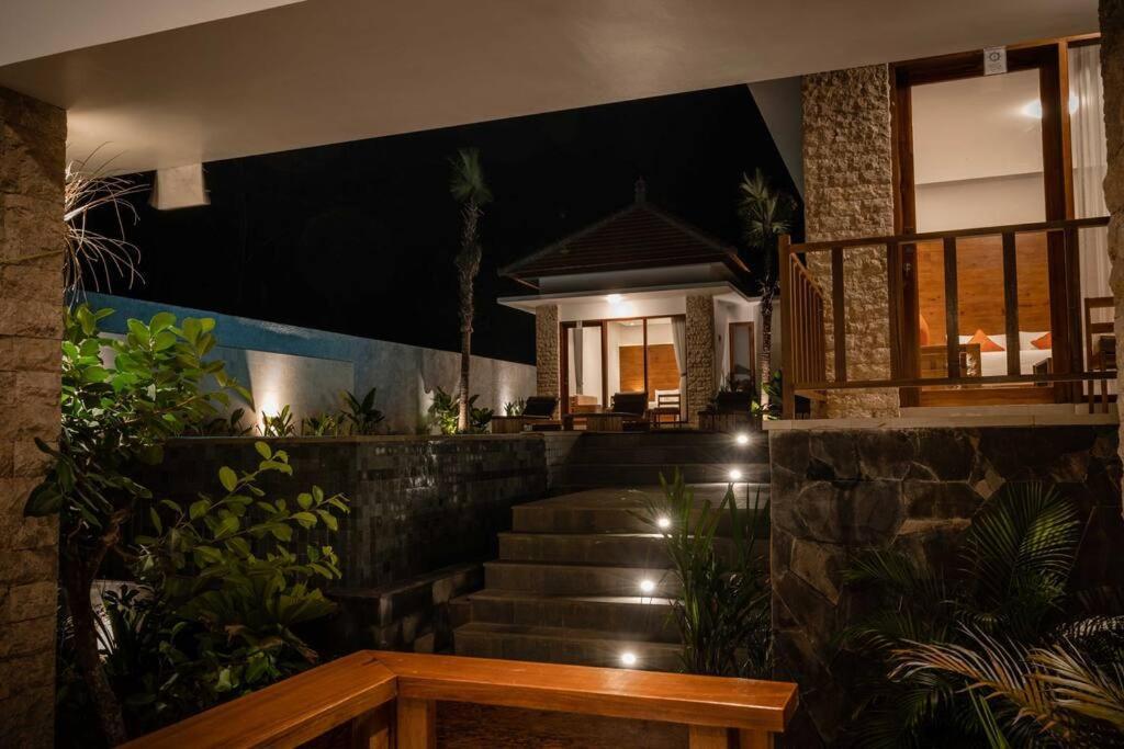 Nau Nusa Villa Batununggul Экстерьер фото