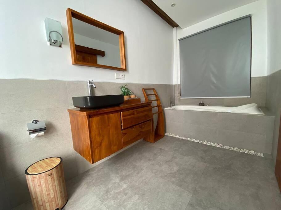 Nau Nusa Villa Batununggul Экстерьер фото